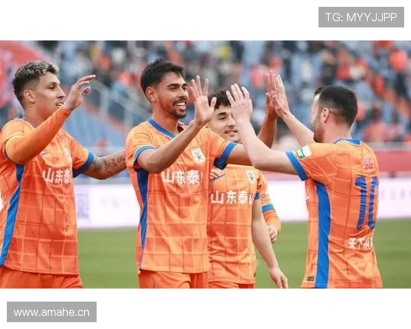 山东泰山遭遇战术危机:阵容短板与冠军定位冲突引发新讨论 山东泰山遭遇战术危机:阵容短板与冠军定位冲突引发新讨论